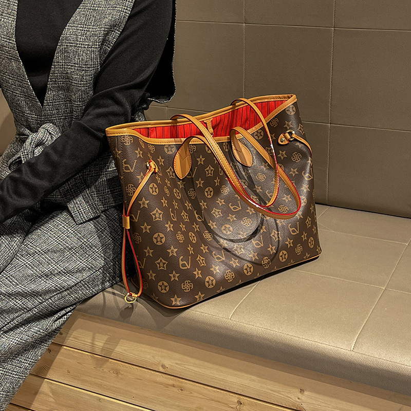 Bolsa de Fraldas Elegante em C - Luxury Bags Lv avaliação e preço